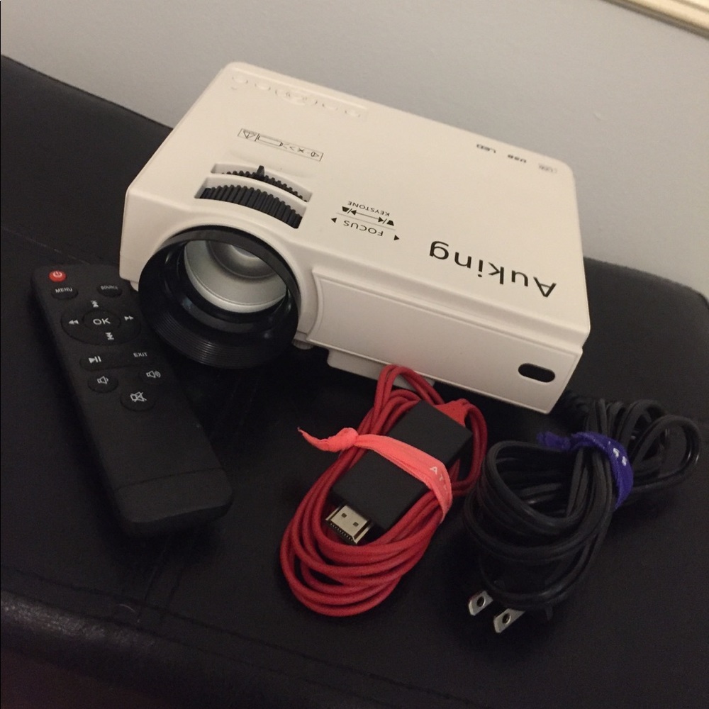 Auking Portable Projector